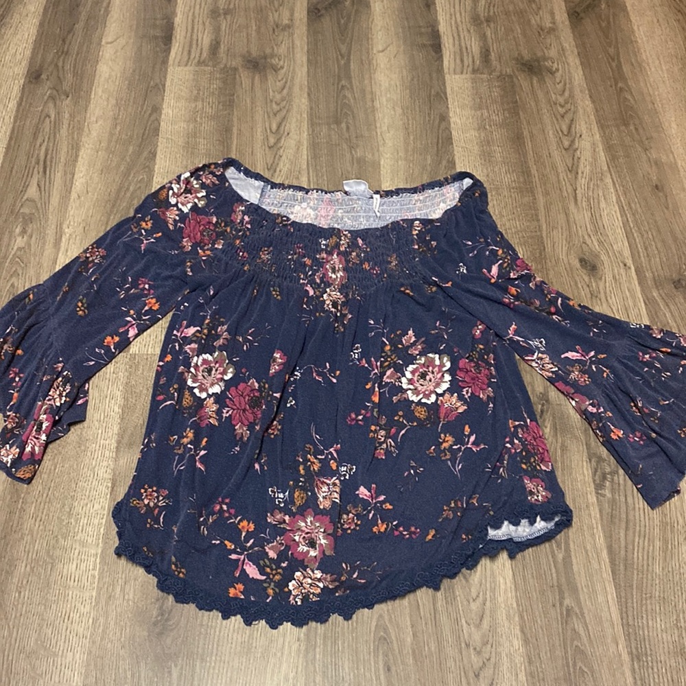 LUQ off the shoulder flower blouse bell sleeves